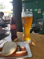 Weizenbier Alkoholfreies Bier Cola 1 Paar Seidenwürstchen Mit Brot Und Senf